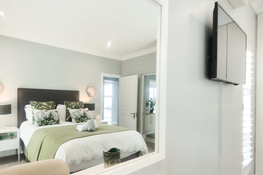 4 Bedroom Property for Sale in Hemel en Aarde Estate Western Cape